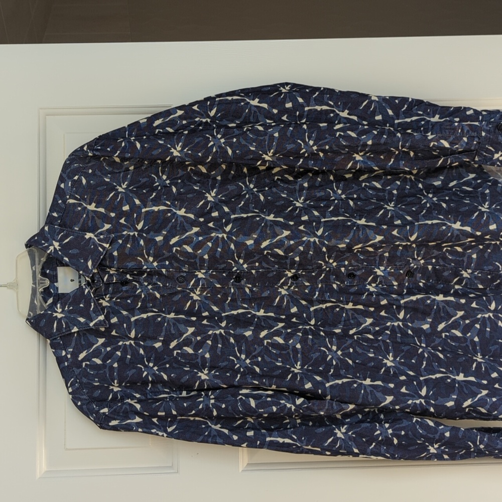 Osvaldo Trucchi Navy cotton corduroy shirt. Size M.  Made in Italy. NEW